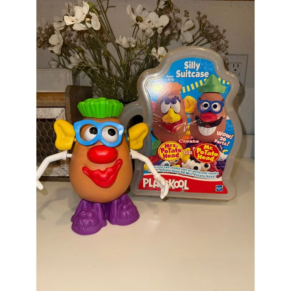 Vintage 1998 Playskool Mr Potato Head Silly Suitcase 26 Parts Hasbro 2279